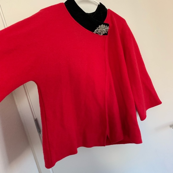 Red jacket - Picture 2 of 2